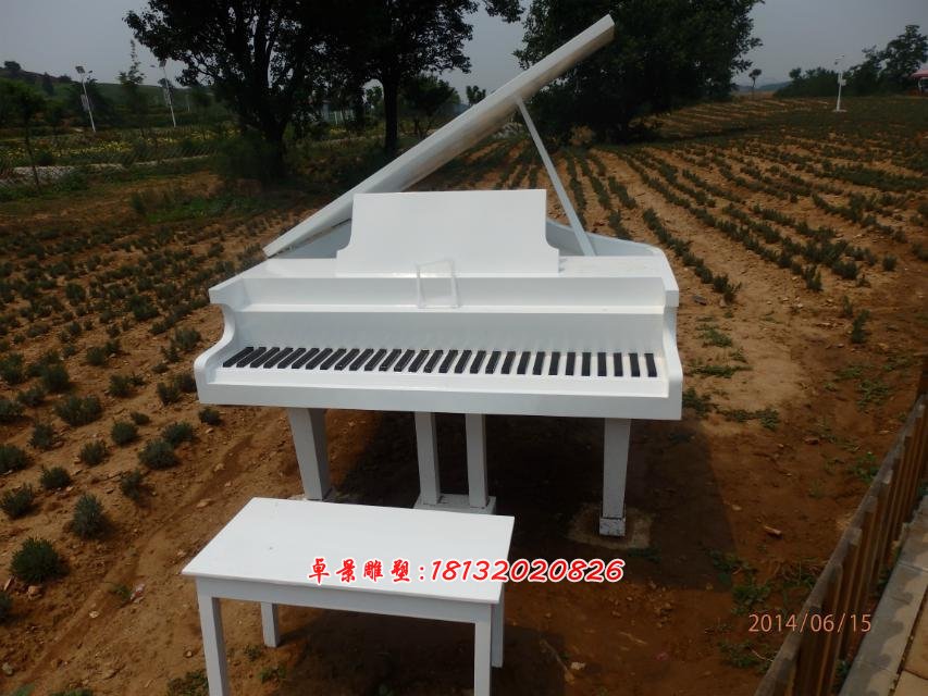 仿真鋼琴雕塑，玻璃鋼鋼琴雕塑