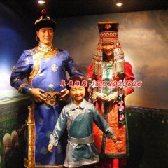 玻璃鋼少數民族人物雕塑，一家三口雕塑