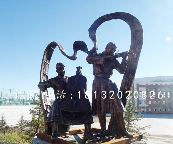拉提琴銅雕，廣場人物奏樂銅雕