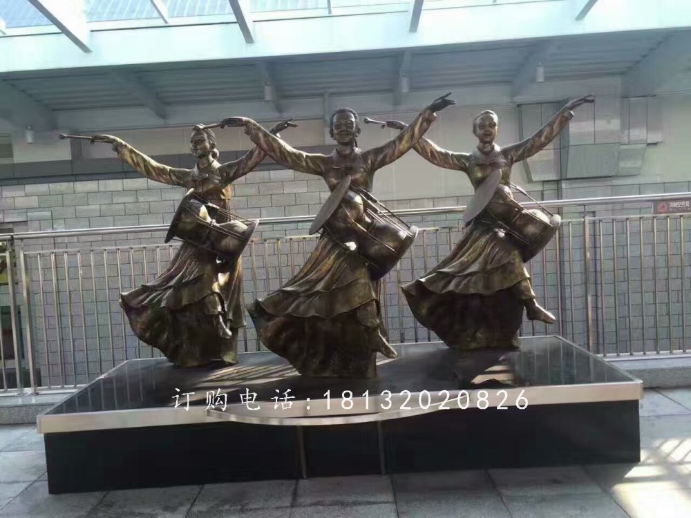 少數(shù)民族跳舞雕塑，廣場人物銅雕