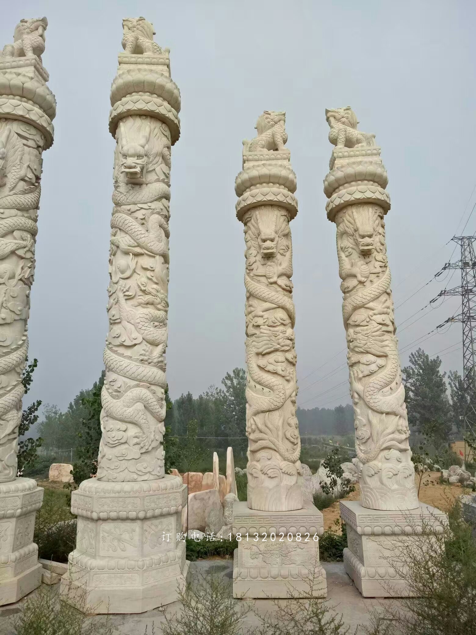 廣場盤龍柱石雕，石龍柱雕塑