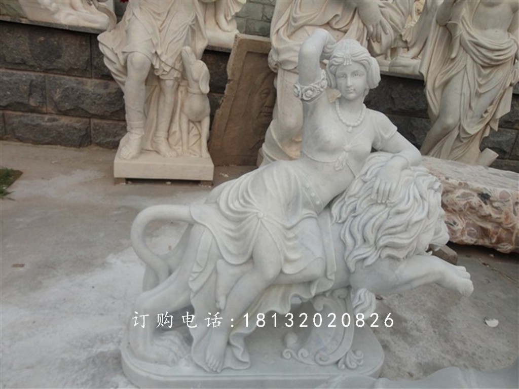 騎獅子的西方美女雕塑，廣場景觀雕塑