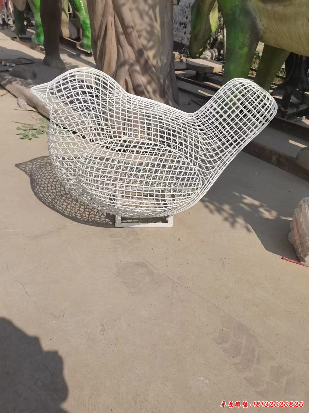 公園不銹鋼鏤空小鳥(niǎo)雕塑