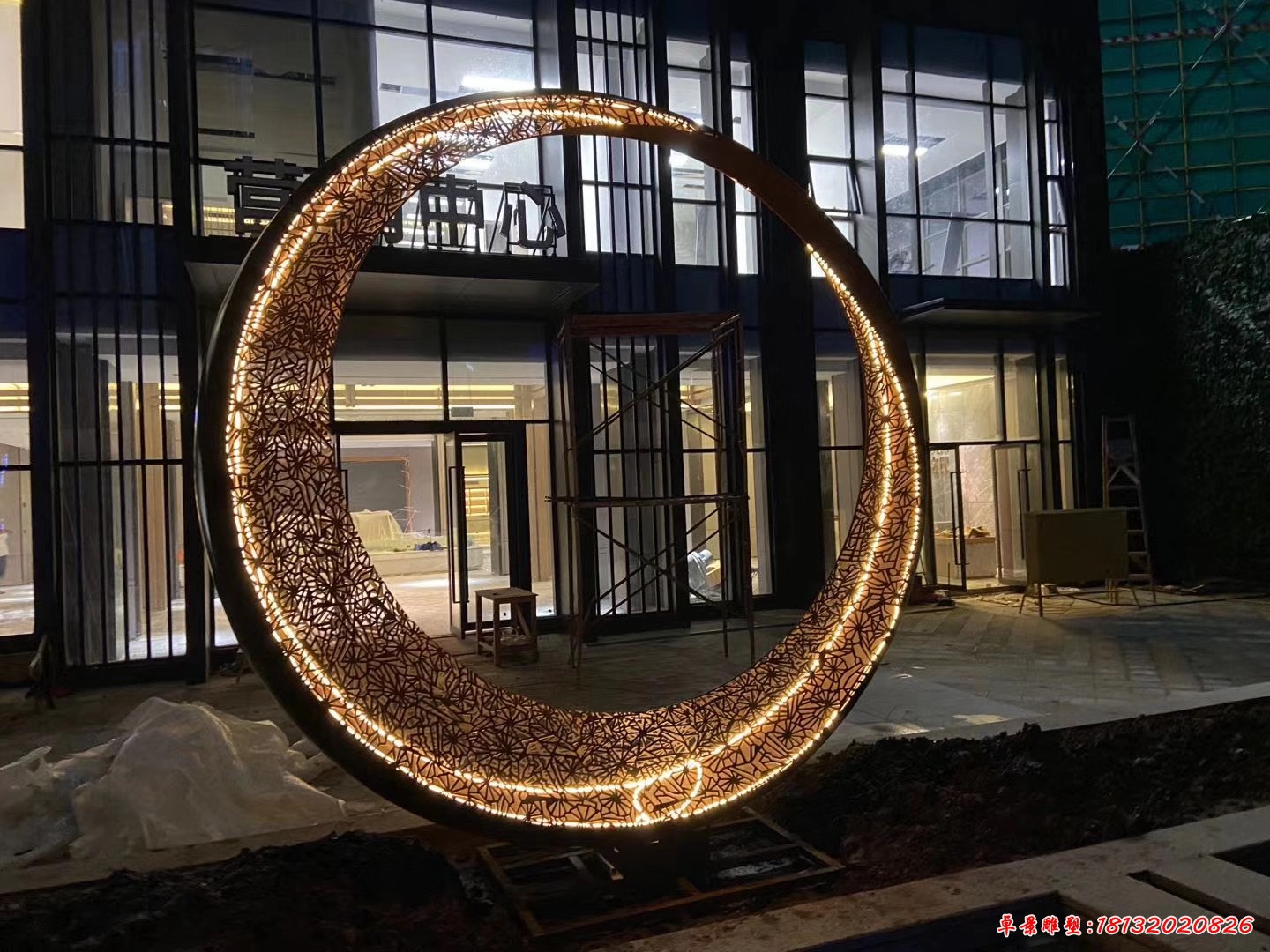 發光不銹鋼圓環雕塑