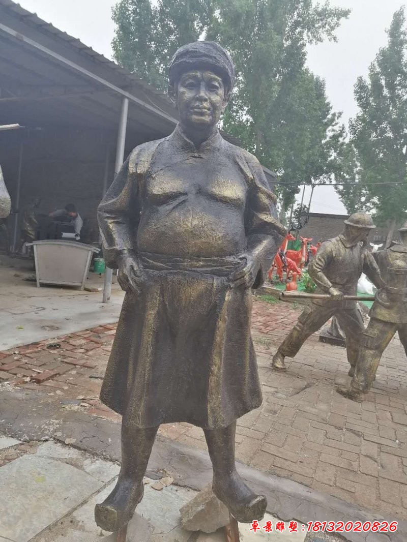 少數民族人物銅雕