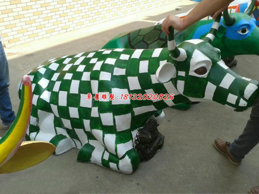 玻璃鋼牛雕塑，彩繪牛雕塑