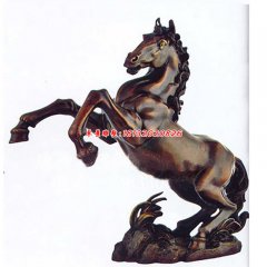 銅奔馬雕像