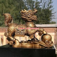 進門看到銅麒麟