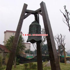 叮叮當當?shù)你~鐘