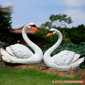 公園天鵝雕塑