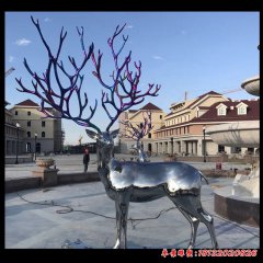 金屬鹿雕塑